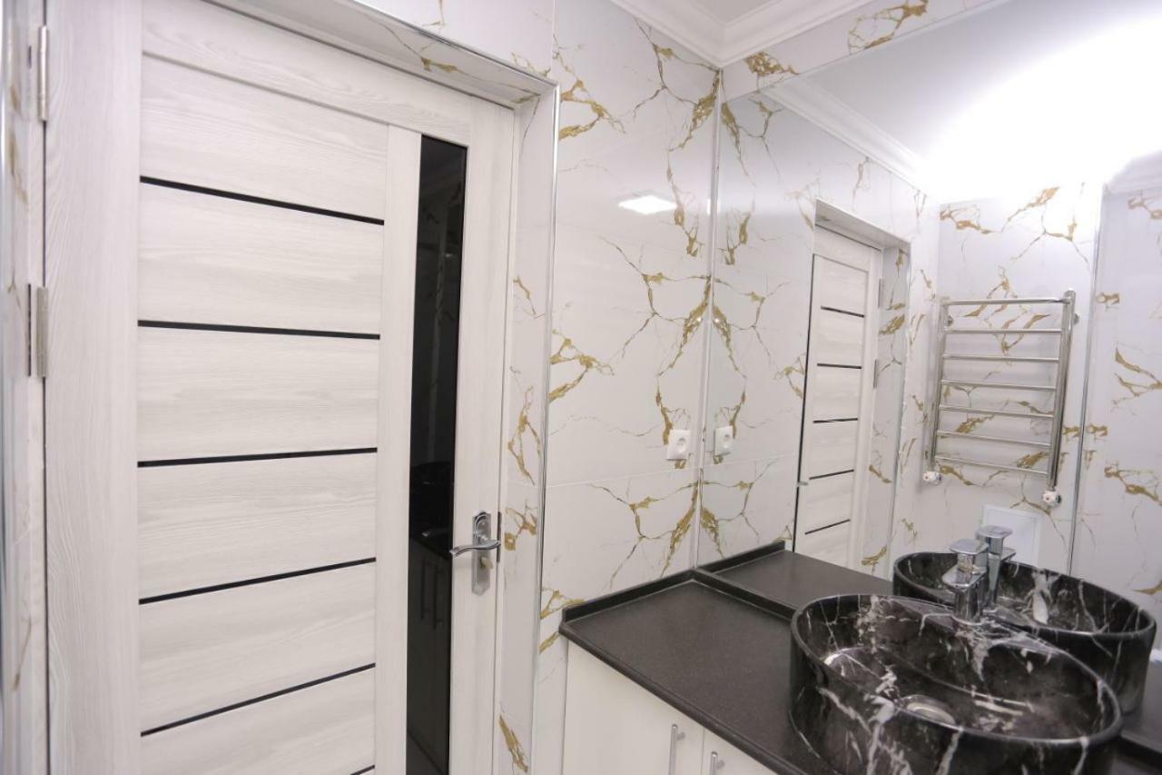 Luxury 2 Bedrooms Apartment Walking Distance From Gur-Emir 사마르칸트 외부 사진